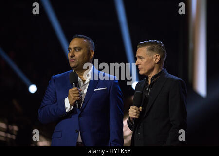 Il comico Russel Peters e musicista Bryan Adams, co-hosting i 2017 premi di Juno. Foto Stock