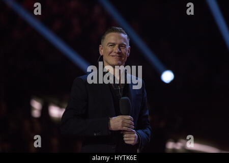 Il comico Russel Peters e musicista Bryan Adams, co-hosting i 2017 premi di Juno. Foto Stock