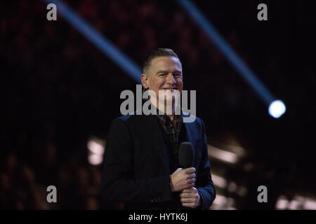 Il comico Russel Peters e musicista Bryan Adams, co-hosting i 2017 premi di Juno. Foto Stock