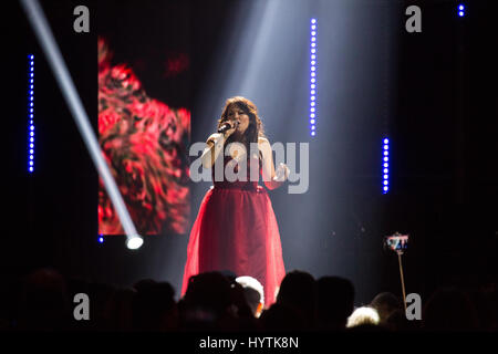 Tanya Tagaq suona con una tribù chiamata rosso alla 2017 premi di Juno. Foto Stock