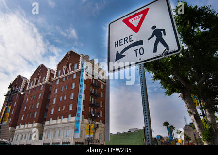 Chiesa di Scientology edificio Mostra rettangolo di selezione nel centro di Hollywood, in California Foto Stock