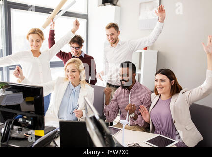 Team aziende lo sviluppo di progetto di energia rinnovabile Foto Stock