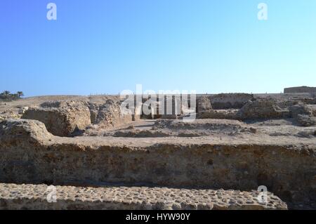 Bahrain fort rovine e il sito archeologico di Al Qalah, Bahrein, in Medio Oriente. Foto Stock