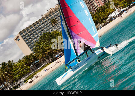 Barca a vela su un catamarano, Isla Verde, Puerto Rico Foto Stock