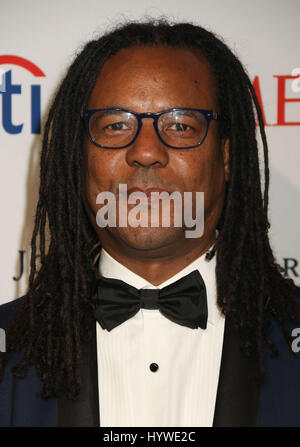 Aprile 25, 2017 - New York New York, Stati Uniti - Autore COLSON WHITEHEAD assiste il tempo 100 detenuti di Gala Jazz presso il Lincoln Center. (Credito Immagine: © Nancy Kaszerman via ZUMA filo) Foto Stock