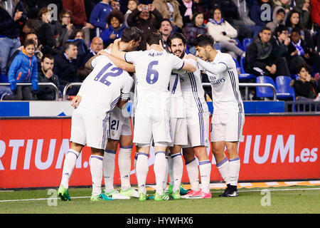 Coruna, Spagna. 26 apr, 2017. Durante una spagnola La Liga partita di calcio tra Deportivo La Coruna e Real Madrid al Riazor stadium di A Coruna, Spagna, mercoledì 26 aprile, 2017. Credito: Gtres Información más Comuniación on line,S.L./Alamy Live News Foto Stock