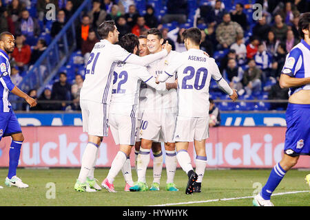 Coruna, Spagna. 26 apr, 2017. Durante una spagnola La Liga partita di calcio tra Deportivo La Coruna e Real Madrid al Riazor stadium di A Coruna, Spagna, mercoledì 26 aprile, 2017. Credito: Gtres Información más Comuniación on line,S.L./Alamy Live News Foto Stock