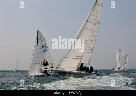 Aprile 24, 2017 - Qingdao, Qingdao, Cina - Qingdao, CINA-Aprile 24 2017: (solo uso editoriale. Cina OUT)..L'ottava City Club aperti regata internazionale è tenuto a Qingdao, Cina orientale della provincia di Shandong, Aprile 24th, 2017. (Credito Immagine: © SIPA Asia via ZUMA filo) Foto Stock