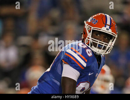 Gainesville, Florida, Stati Uniti d'America. 7 apr, 2017. MONICA HERNDON | Orari.Kenmore Gamble guarda al quarterback durante la seconda metà dell'Arancio e blu al suo debutto al Ben Hill Griffin Stadium a Gainesville, Florida Credit: Monica Herndon/Tampa Bay volte/ZUMA filo/Alamy Live News Foto Stock