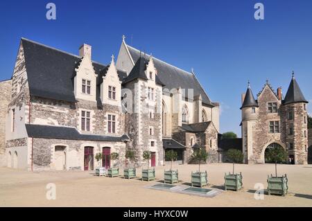 La quattrocentesca cappella Chateau d'Angers. È un castello nella città di Angers nella Valle della Loira nel dipartimento di Maine-et-Loire in Francia. Foto Stock