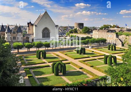 La quattrocentesca cappella Chateau d'Angers. È un castello nella città di Angers nella Valle della Loira nel dipartimento di Maine-et-Loire in Francia. Foto Stock