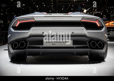 Ginevra, Svizzera - Marzo 7, 2017: Lamborghini Huracan propulsion Spyder auto sportiva presentato al 87th Geneva International Motor Show. Foto Stock