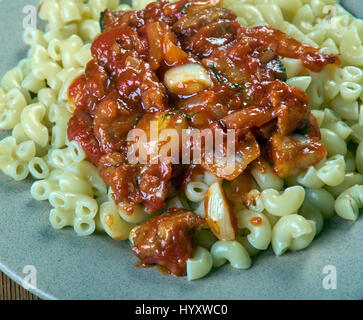 Pasta c'anciova - tradizionale pasta siciliana Foto Stock