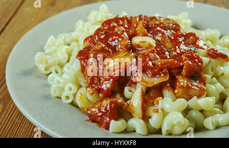 Pasta c'anciova - tradizionale pasta siciliana Foto Stock