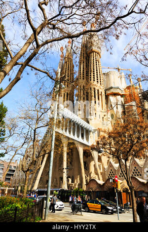 Vista esterna di Gaudi La Sagrada Familia basilica, Barcellona, Catalunya, Spagna Foto Stock