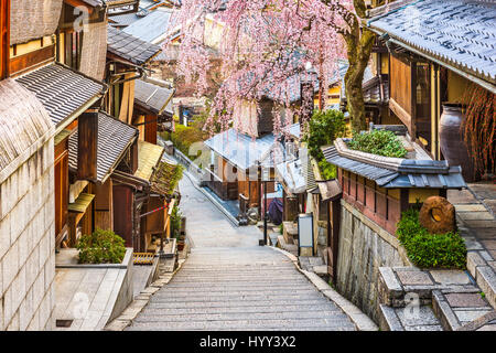 Kyoto, Giappone al quartiere di Higashiyama in primavera. Foto Stock