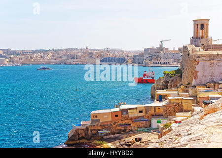 Nave a campana assedio memorial presso St Christopher bastion al Grand Harbour Valletta, Malta Foto Stock