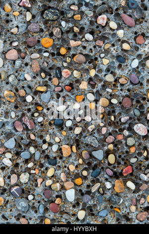 Piccola pittoresca spiaggia di ciottoli pattern Foto Stock