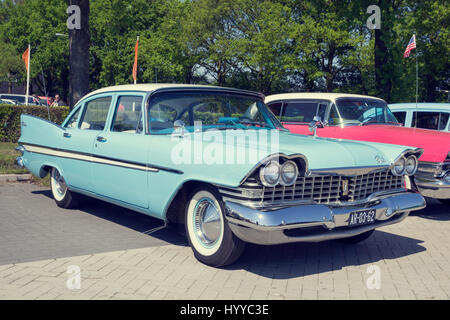 DEN BOSCH, Paesi Bassi - 10 Maggio 2016: parcheggiato 1959 Plymouth Belvedere classic car. Foto Stock