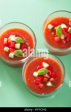 Freddo Zuppa Gazpacho in vetro Foto Stock