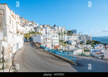 Scenic pomeriggio vista a Peschici, provincia di Foggia, Puglia, Italia Foto Stock