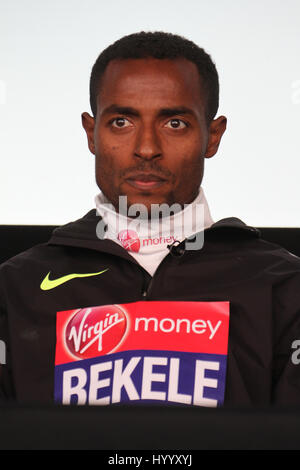 ​​​London, UK 24 aprile 2016. Etiopia's Belele durante il denaro VIRGIN LONDON MARATHON vincitori premi confrence.​ © David Mbiyu/Alamy Live News Foto Stock