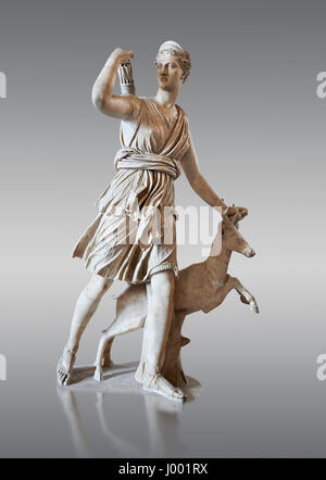 Artemis e un cervo, noto come 'Diana di Versailles", 1° - 2° cent statua romana in marmo, dall'Italia. Inv MR 152 o Ma 589, al museo del Louvre a Parigi Foto Stock