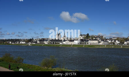 Blois, castello, Saint-Nicolas chiesa e l'Abbaye Saint-Laumer de Blois, fiume Loira, Valle della Loira, Loir-et-Cher, Center-Val de Loire, Francia, Europa, U Foto Stock