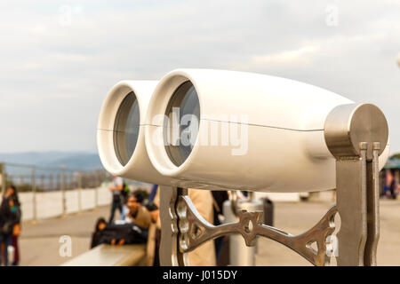 Il binocolo sul ponte di osservazione di Firenze.talia Foto Stock