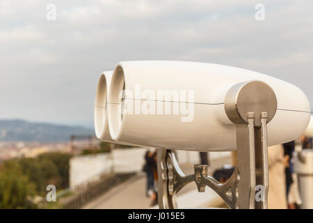 Il binocolo sul ponte di osservazione di Firenze.talia Foto Stock