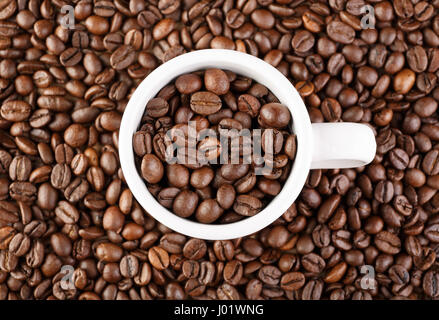 Caffè torrefatto in grani, e la calotta può essere utilizzata come sfondo Foto Stock