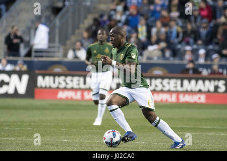 Chester, Pennsylvania, USA. 8 apr, 2017. Legnami Portland centrocampista, DARLINGTON NAGBE, (6), in azione contro il Philadelphia unione a Talen Energy stadium di Chester Pa Credito: Ricky Fitchett/ZUMA filo/Alamy Live News Foto Stock