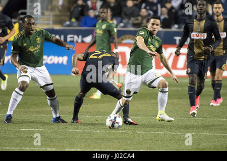 Chester, Pennsylvania, USA. 8 apr, 2017. Legnami Portland centrocampista, DAVID GUZMAN, (20), in azione contro l'Unione di Philadelphia, a Talen Energy stadium di Chester Pa Credito: Ricky Fitchett/ZUMA filo/Alamy Live News Foto Stock