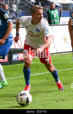 Amburgo, Germania. 08 apr, 2017. Amburgo Lewis Holtby in azione durante la Bundesliga tedesca partita di calcio tra Amburgo SV e 1899 Hoffenheim nel Volksparkstadion stadium di Amburgo, Germania, 08 aprile 2017. Foto: Christian Charisius/dpa/Alamy Live News Foto Stock