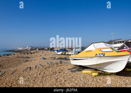 Eastbourne, Regno Unito. 9 apr, 2017. Regno Unito meteo. Questa mattina viene disattivato per un luminoso inizia a Eastbourne, East Sussex, UK Credit: Ed Brown/Alamy Live News Foto Stock