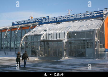 Sabetta, Russia. 30 Mar, 2017. L'aeroporto in Sabetta, Russia, 30 marzo 2017. L'aeroporto è stato costruito per soddisfare le esigenze del Jamal 1 gas naturale liquefatto progetto. La pianta (attualmente in costruzione) sarà il più grande del suo genere in tutto il mondo quando si va online alla fine del 2017 al servizio mercati europei e asiatici. Foto: Friedemann Kohler/dpa/Alamy Live News Foto Stock