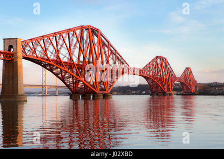 Ponte di Forth Rail all'alba Foto Stock