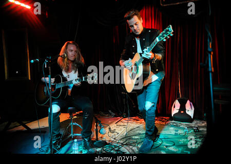 Ryan Cabrera suonare dal vivo presso il VH1 Rock scuole concerto presso la zecca sul dicembre 11, 2015 a Los Angeles, California. Foto Stock