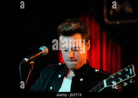 Ryan Cabrera suonare dal vivo presso il VH1 Rock scuole concerto presso la zecca sul dicembre 11, 2015 a Los Angeles, California. Foto Stock