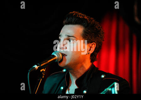 Ryan Cabrera suonare dal vivo presso il VH1 Rock scuole concerto presso la zecca sul dicembre 11, 2015 a Los Angeles, California. Foto Stock