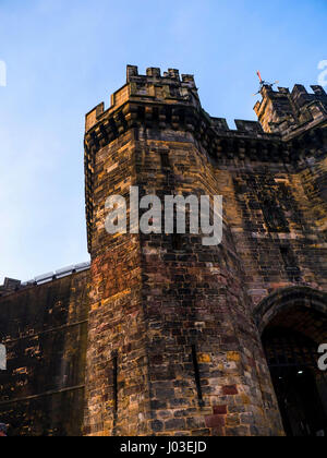 Lancaster Castle e ex carcere è situato nel centro di Lancaster County town e la città di Lancashire Inghilterra Foto Stock