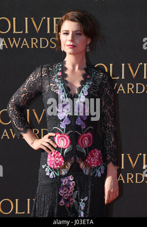 Jessie Buckley frequentando il Olivier Awards 2017, tenutosi presso la Royal Albert Hall di Londra. Stampa foto di associazione. Vedere PA storia SHOWBIZ Oliviers. Picture Data: domenica 9 aprile, 2017. Foto di credito dovrebbe leggere: Chris J Ratcliffe/PA FILO Foto Stock