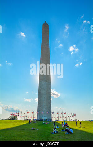 Il Monumento a Washington in un pomeriggio soleggiato, Washington D.C. Foto Stock