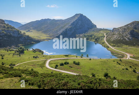 Vista panoramica a Covadonga, Asturias, Spagna settentrionale Foto Stock