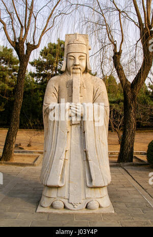 La statua del meritorio ufficiali. Via Sacra, le Tombe Ming, Pechino, Cina Foto Stock