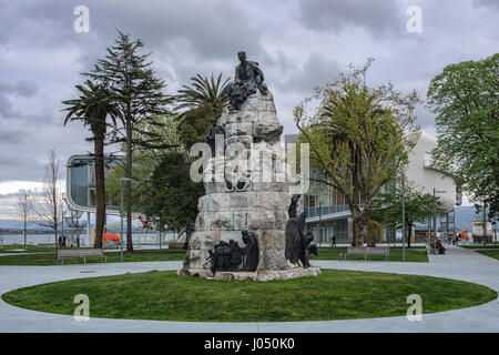 Statua, scultura, un monumento storico park Jardines de Pereda, nel nord della Spagna Cantabria, Santander, l'Europa. Foto Stock