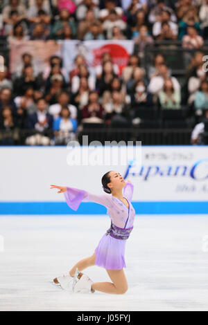 FILE foto: giapponese figura skater Mao Asada ha annunciato qui il pensionamento da pattinaggio competitivo su lunedì 10 aprile 2017 tramite il suo blog. Asada è stata una grande star in Giappone dopo che rappresenta il suo paese a due Giochi Olimpici Invernali e a vincere i campionati del mondo per tre volte. Ella era stata prevista per continuare fino a quando il 2018 Olimpiadi invernali di PyeongChang ma ha lottato in concorrenza in passato 2 anni. Foto originale mostra: Mao Asada (JPN), 3 ottobre 2015 - Pattinaggio di Figura : Japan Open 2015 a Saitama Super Arena, Saitama, Giappone. (Foto di YUTAKA/AFLO SPORT) Foto Stock