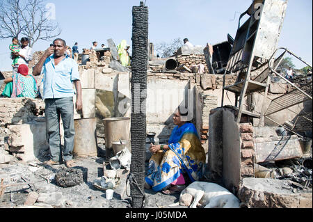 Baraccopoli fire, damu nagar, kandivali, Mumbai, Maharashtra, India, Asia Foto Stock