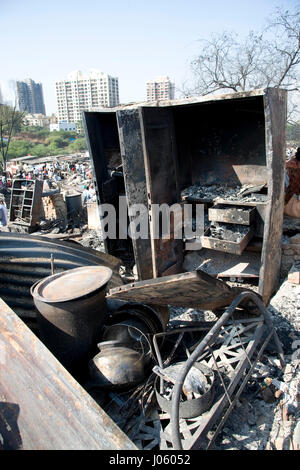 Baraccopoli fire, damu nagar, kandivali, Mumbai, Maharashtra, India, Asia Foto Stock