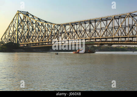 Quella di Howrah bridge, Fiume Hooghly, West Bengal, India, Asia Foto Stock